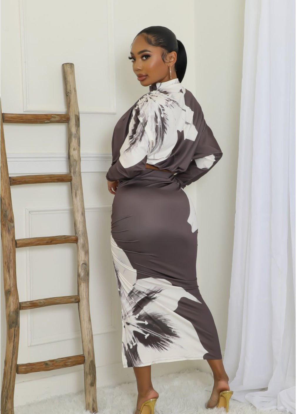 Own The Room Skirt Set